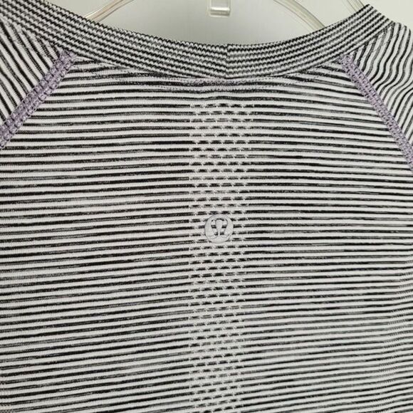 Lululemon Size 8 Swiftly Tech Long Sleeve 2.0 Top Wee Are From Space White Black - Picture 9 of 10